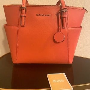 Michael kors tote
